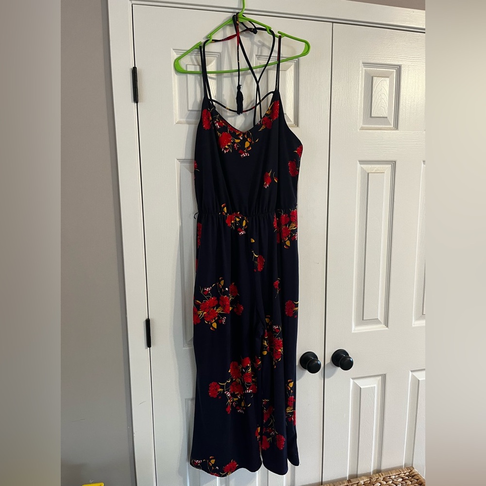 Chic Floral Jumpsuit in Navy Blue and Red
